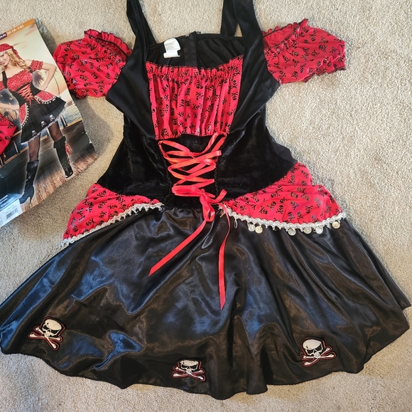 Halloween Pirate Beauty costume - Picture 1 of 3